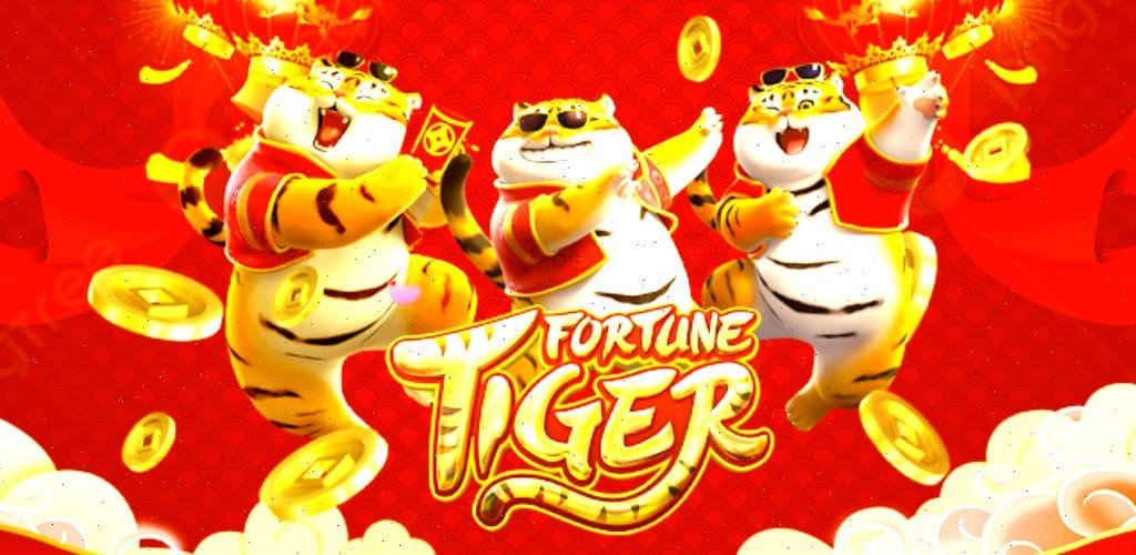 Myanmar ဖုန်းဖြင့် Online Gaming APP ကစားနေသောမြင်ကွင်း